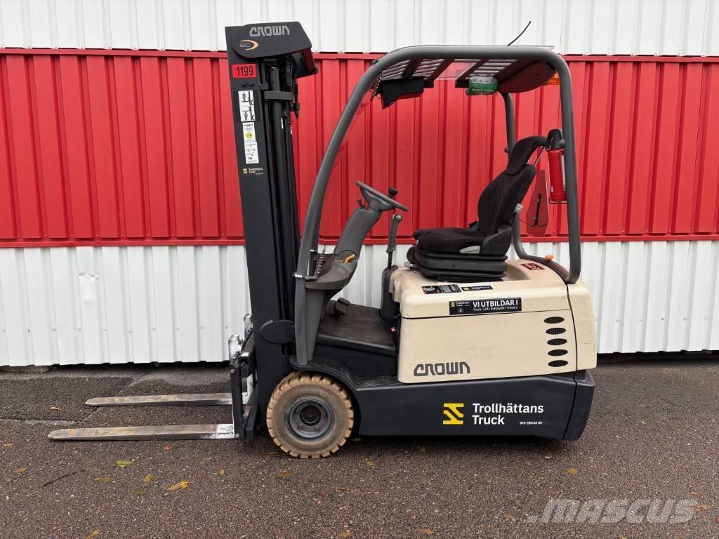 Crown SC3220 電動堆高機