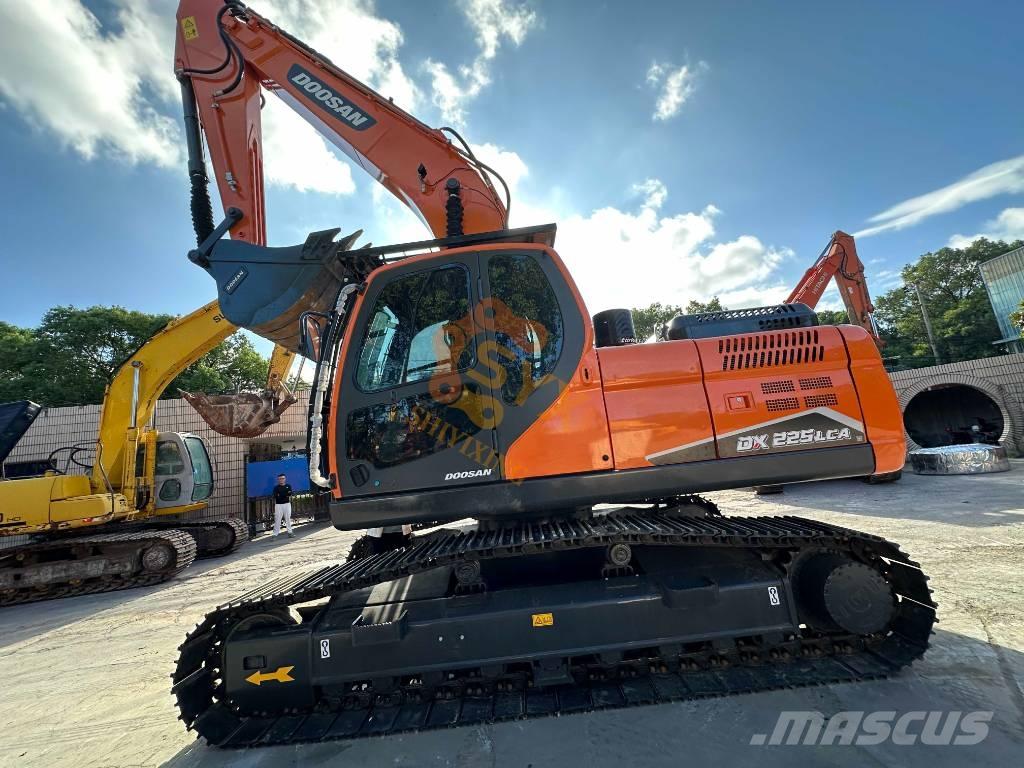 Doosan DX 225 LCA 履帶式 挖土機/掘鑿機/挖掘機