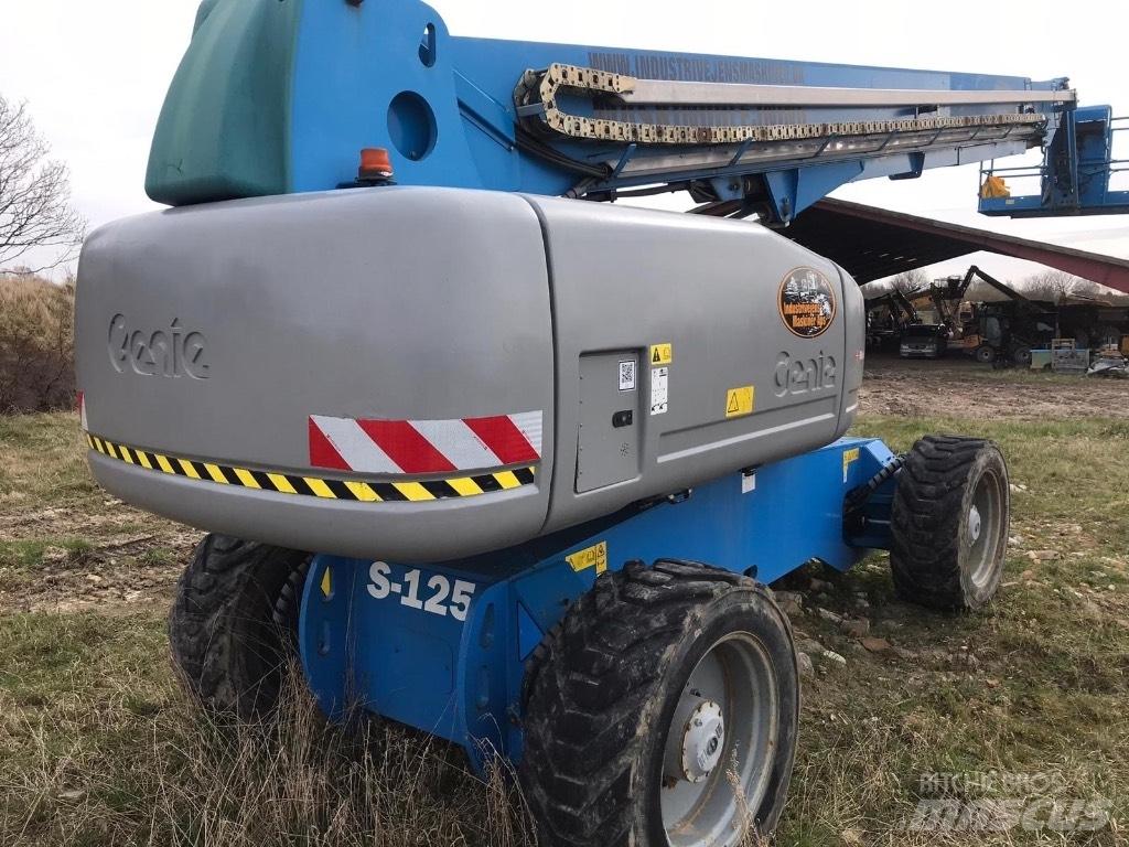 Genie S 125 伸縮臂高空作業車
