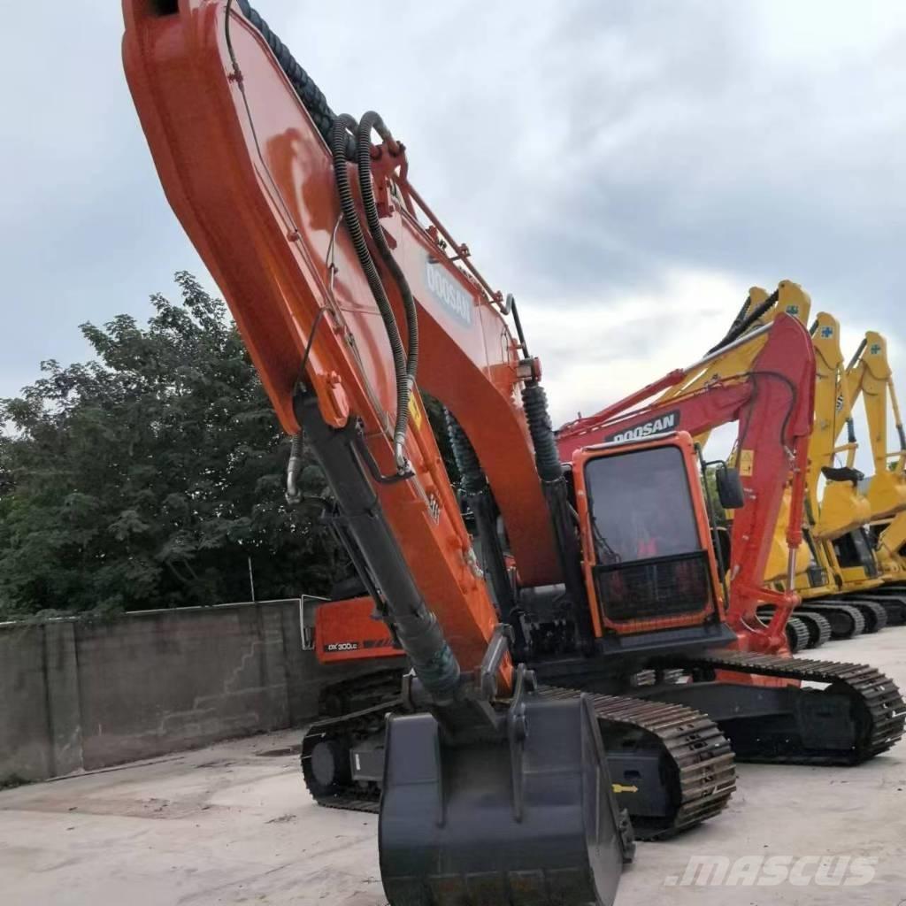 Doosan DX 300 履帶式 挖土機/掘鑿機/挖掘機