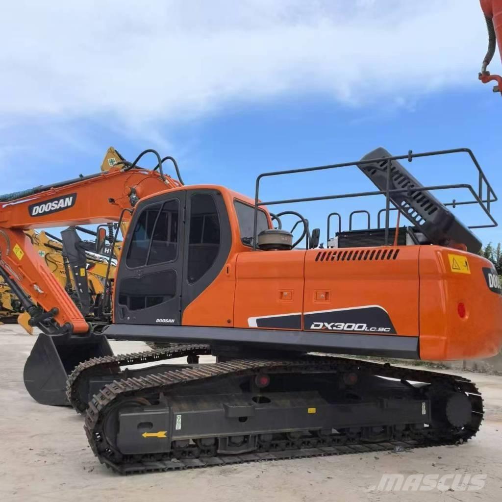 Doosan DX 300 履帶式 挖土機/掘鑿機/挖掘機