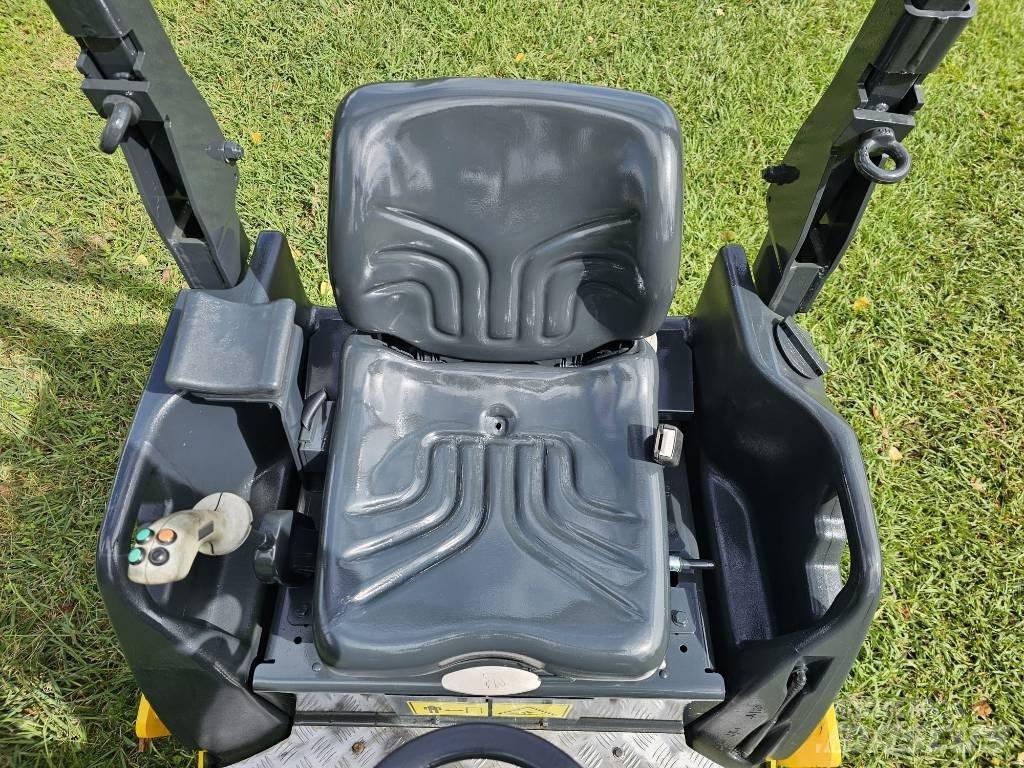 Bomag BW 120 AD 雙輪滾壓機