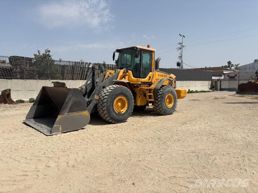 Volvo L 120 F 輪胎式裝載機