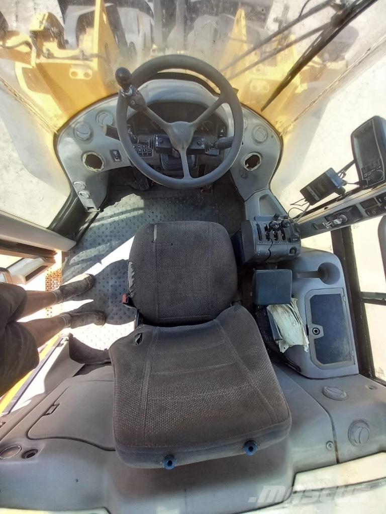 Volvo L 120 F 輪胎式裝載機