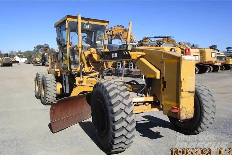 CAT 140K 平土機