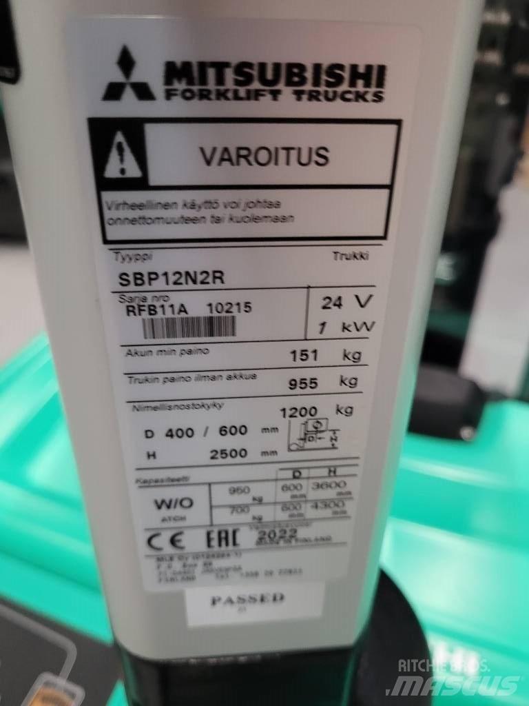 Mitsubishi SBP 12N2R 自走式堆積機