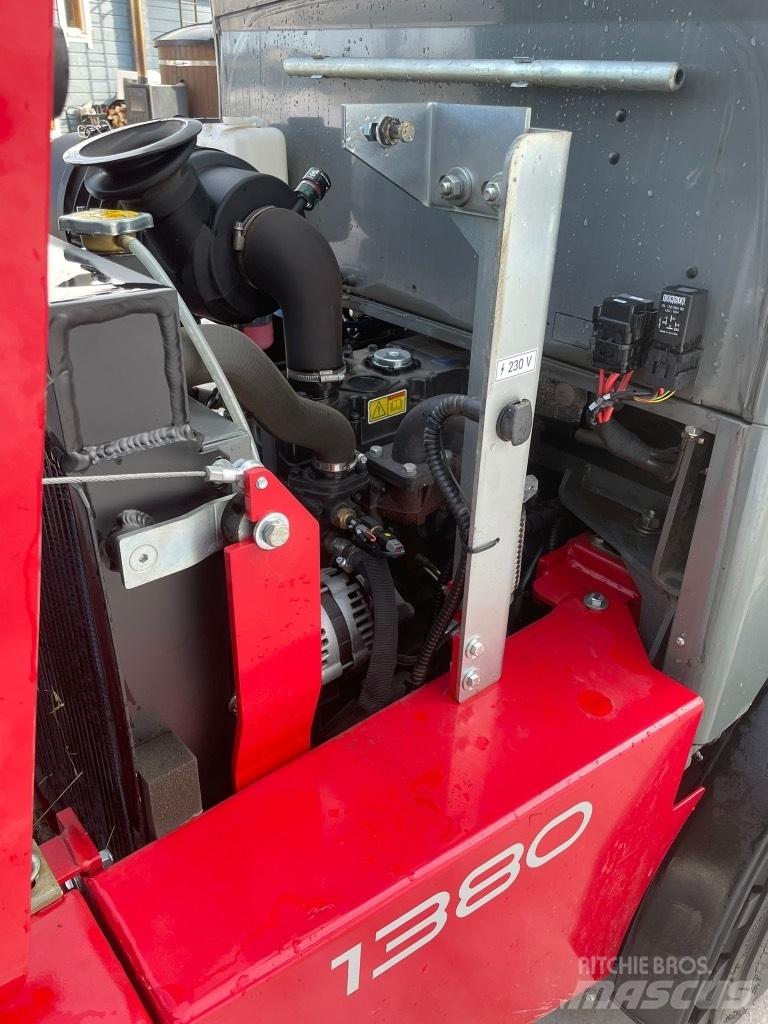 Weidemann 1380 多功能裝載機