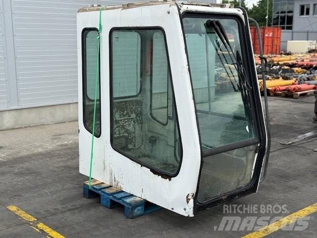 Liebherr CAB SERIE B 駕駛室與內部