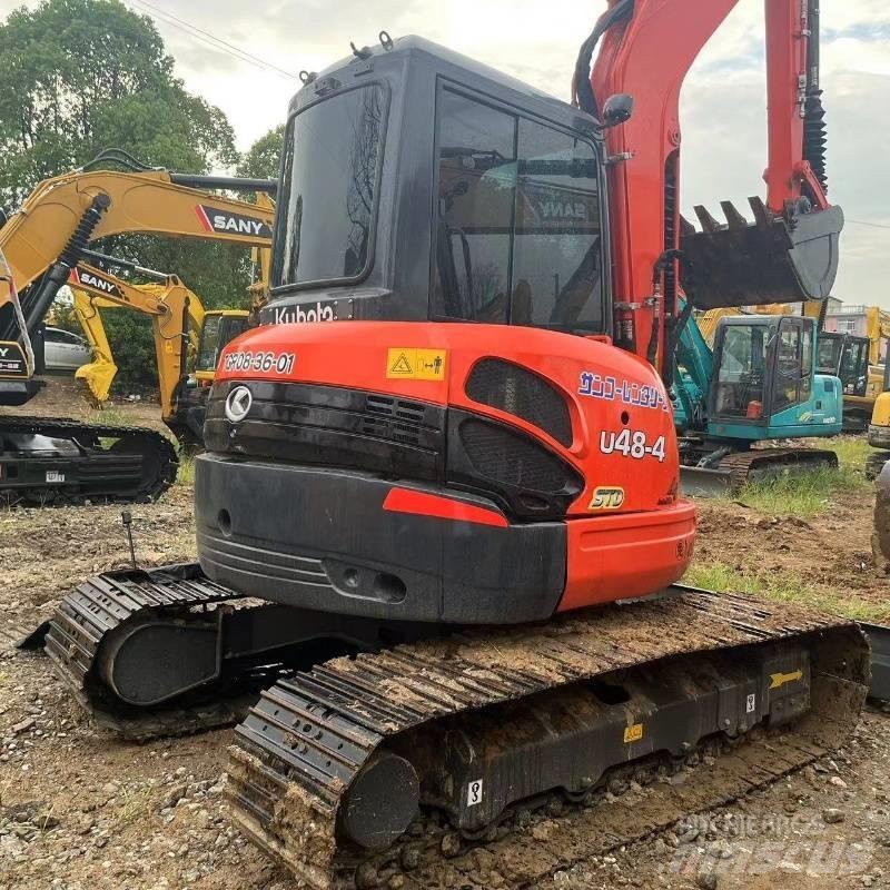 Kubota U 48 小型挖土機/掘鑿機<7t(小型挖掘機)