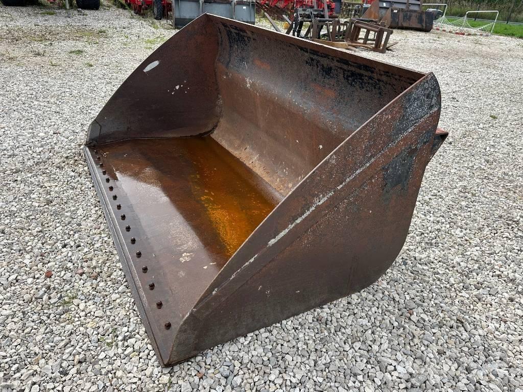  ŁYŻKA MANITOU 2,4 M 其他裝載挖掘裝置和配件
