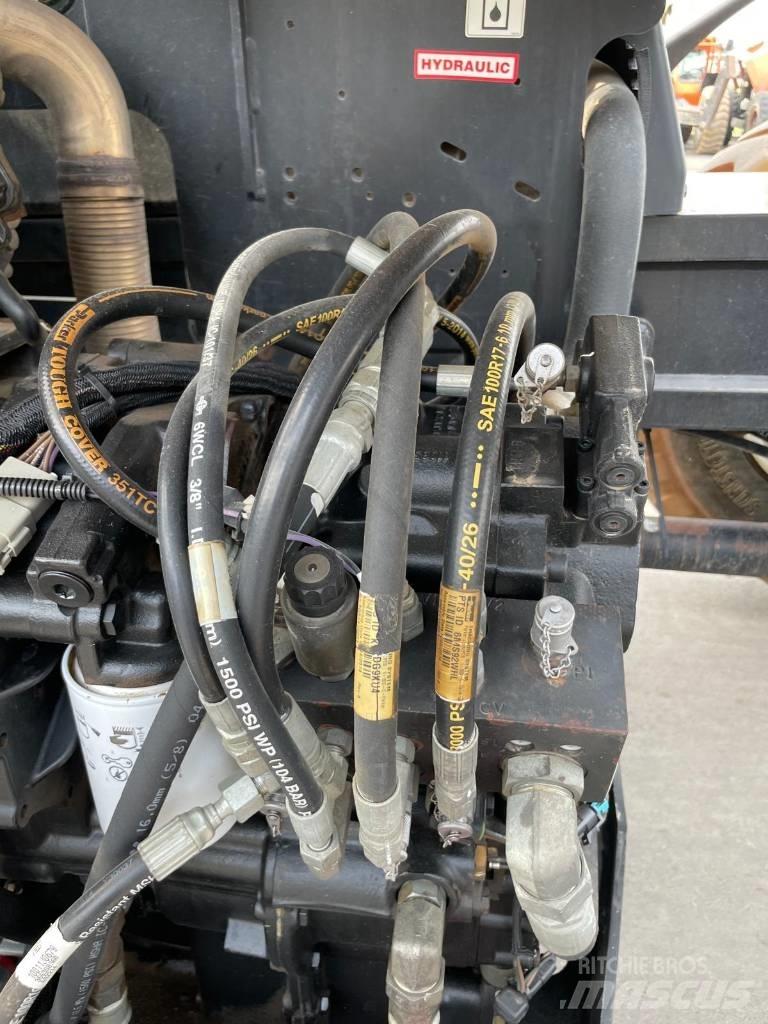 JLG 1255A 伸縮臂操作車