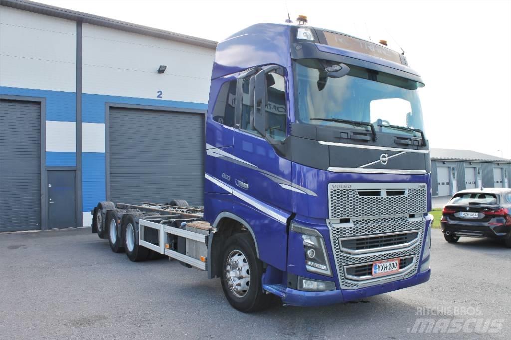 Volvo FH16 600  8x4*4 商用底盤車