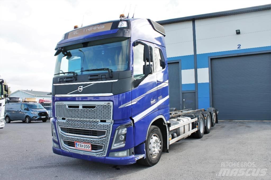 Volvo FH16 600  8x4*4 商用底盤車