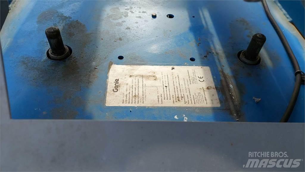 Genie GS2046 剪式升降機