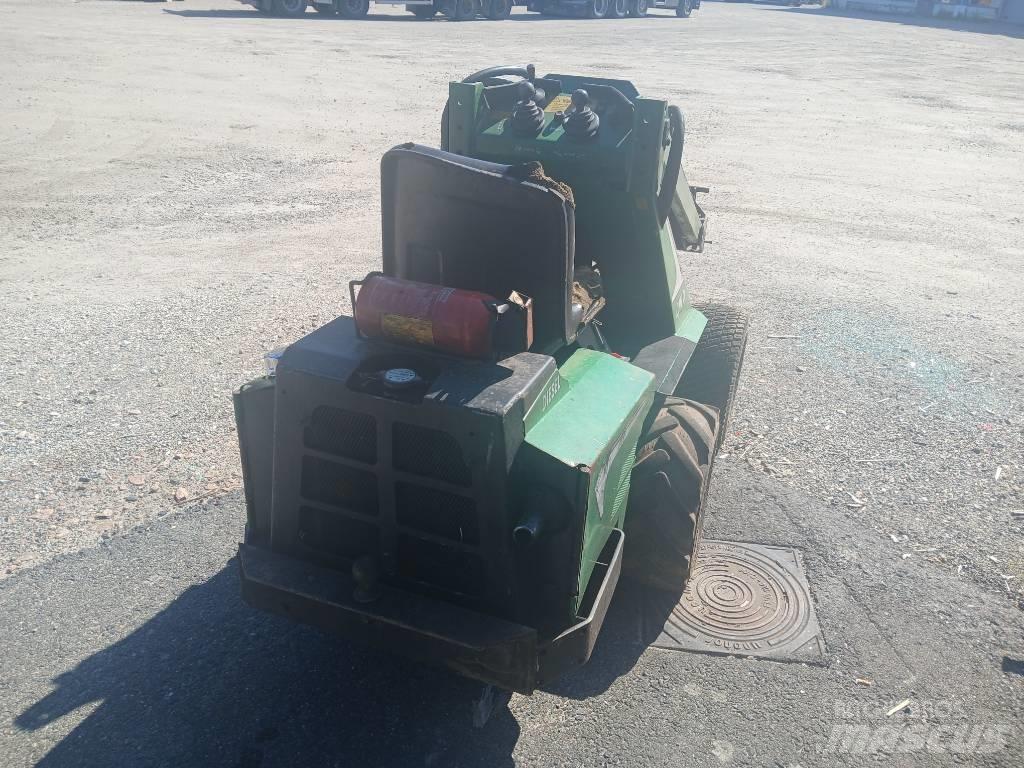 Avant 320 多功能裝載機