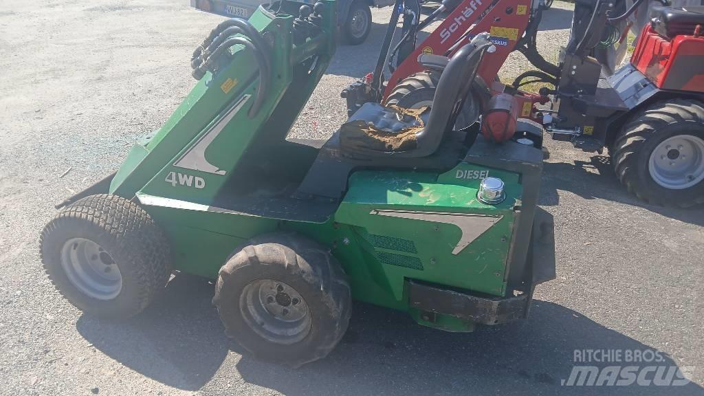Avant 320 多功能裝載機
