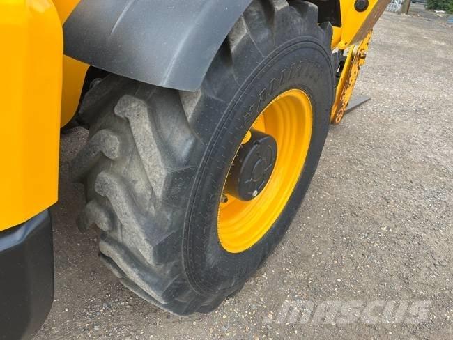 JCB 540-140 伸縮臂操作車