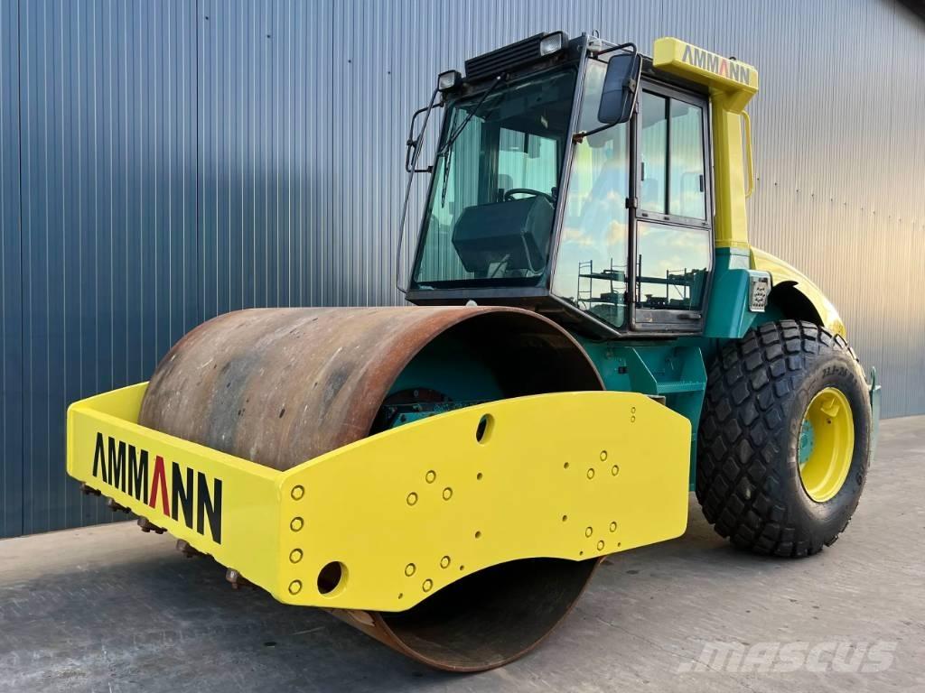 Ammann ASC130 D 單輪滾壓機