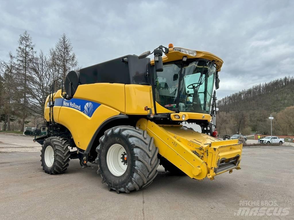 New Holland CX 8080 聯合收穫機