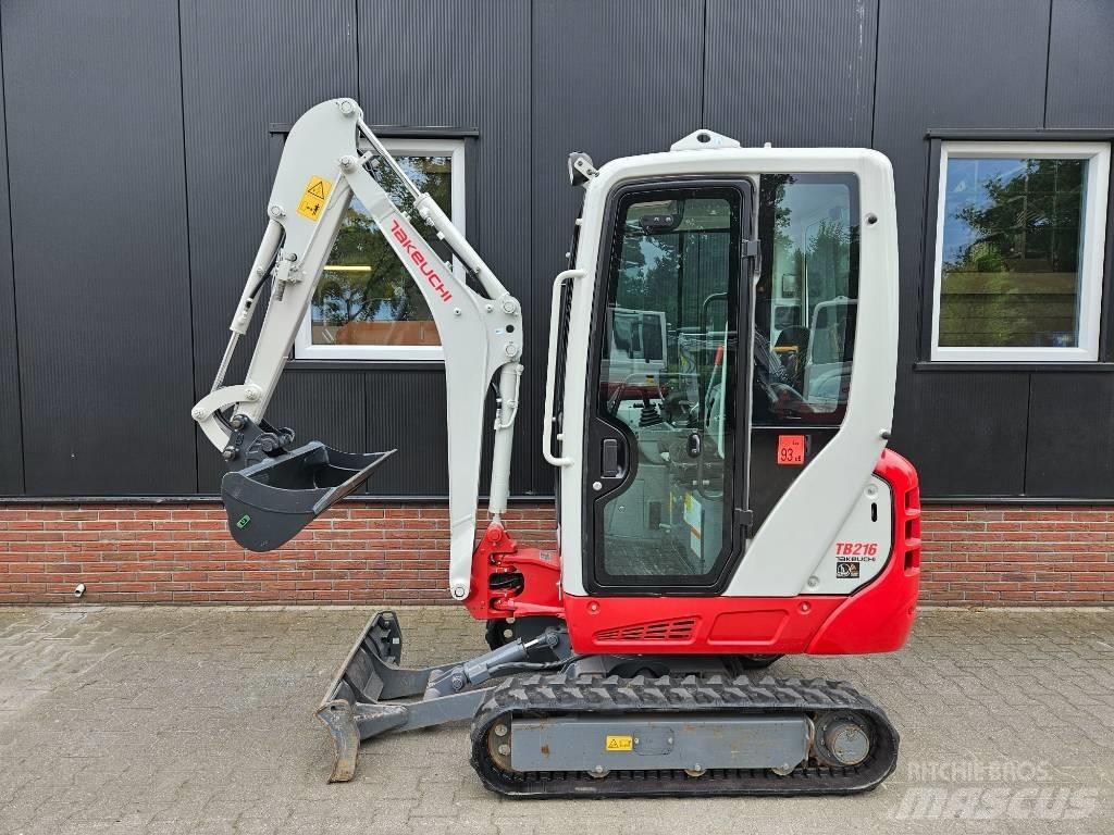 Takeuchi TB 216 小型挖土機/掘鑿機<7t(小型挖掘機)