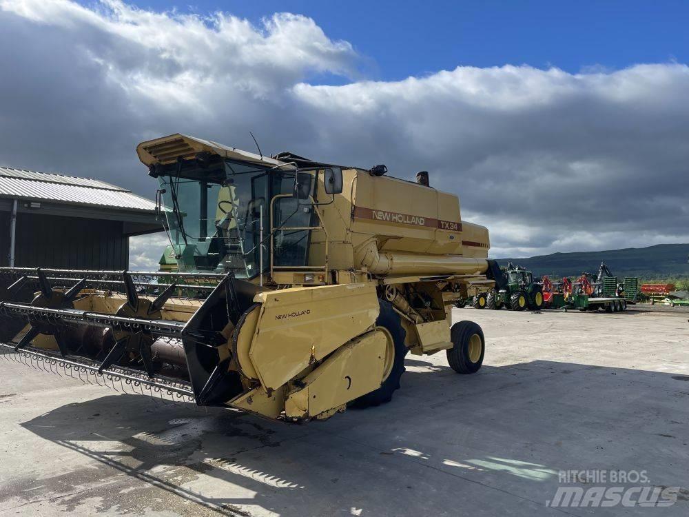 New Holland TX 34 聯合收穫機