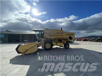 New Holland TX 34 聯合收穫機