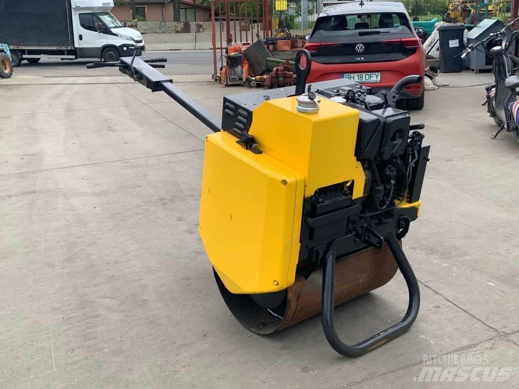 Mecalac MBR 71 拖式振動滾壓機