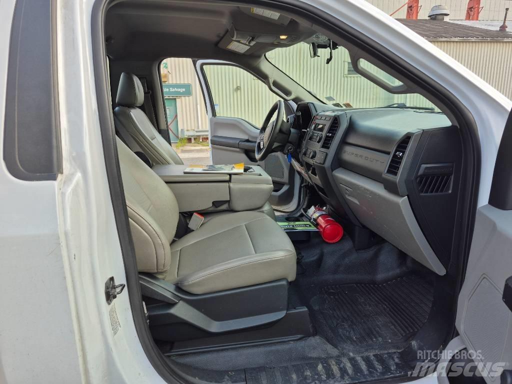 Ford F 450 平板式/側卸式卡車
