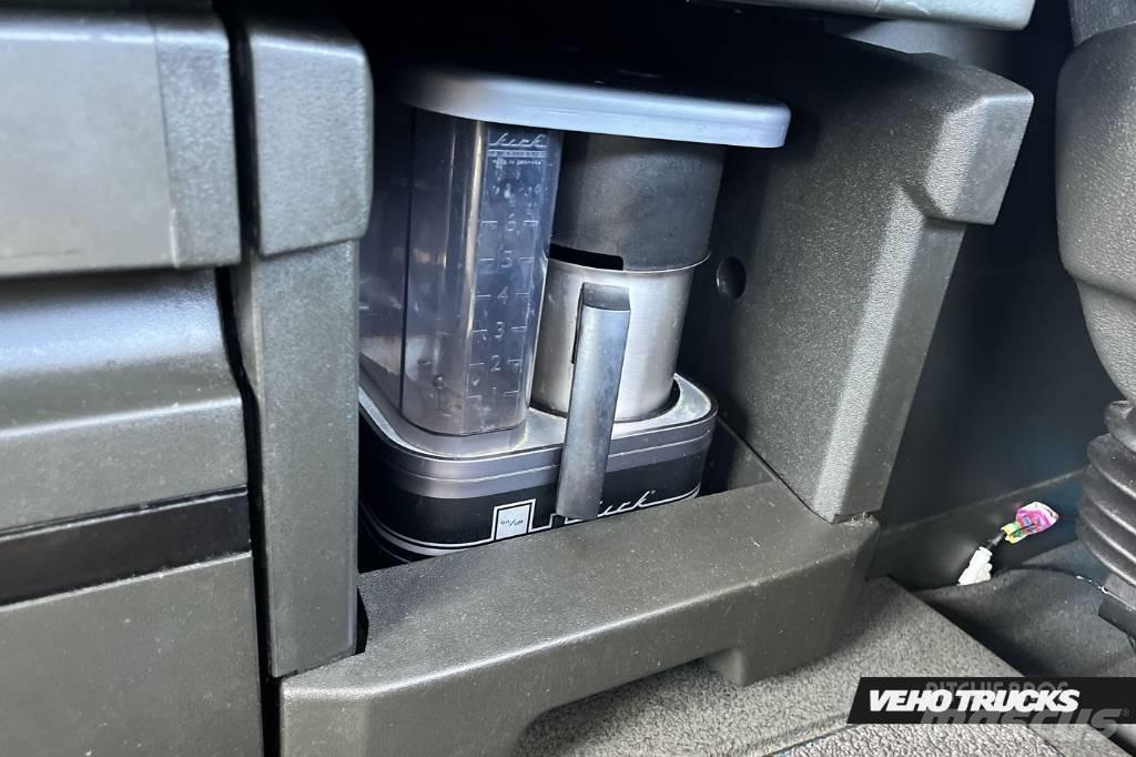 Volvo FH13 500 6x2 曳引機組件