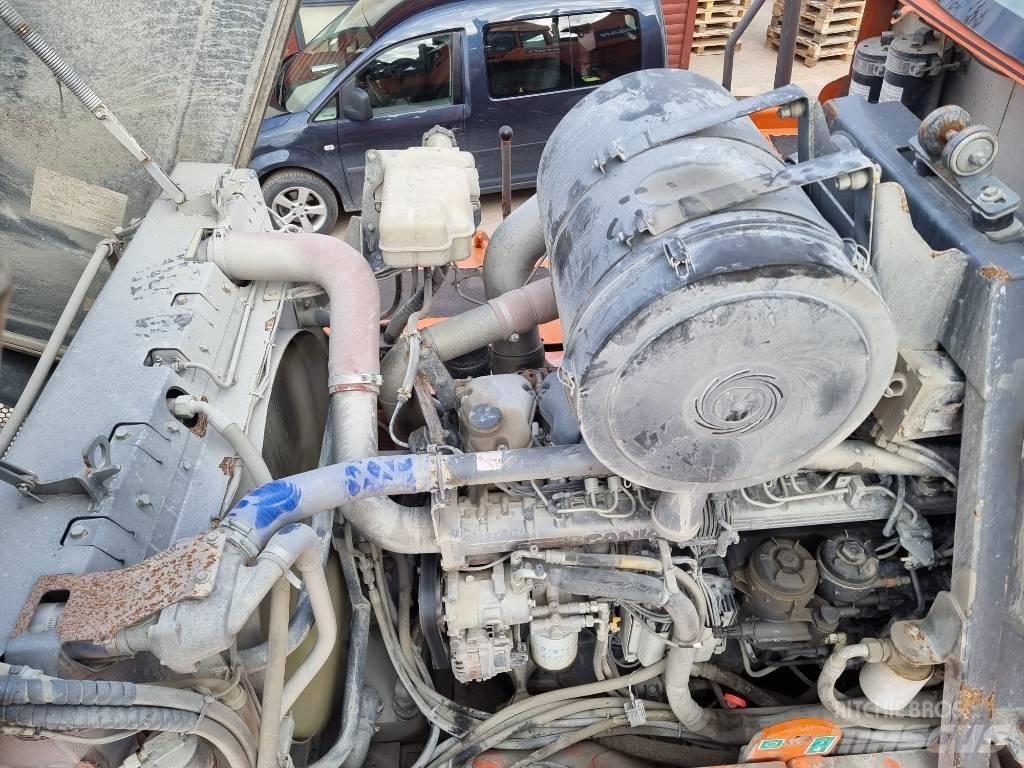 Doosan DA 40 6x6 鉸接式起吊車