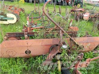 PZ 2400 耙與翻草機