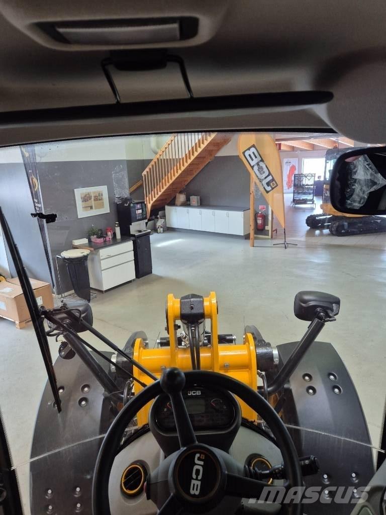 JCB 409 輪胎式裝載機