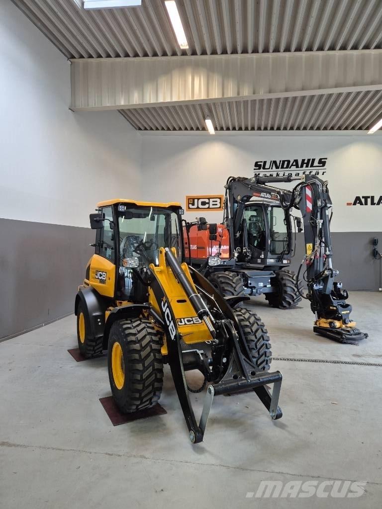 JCB 409 輪胎式裝載機