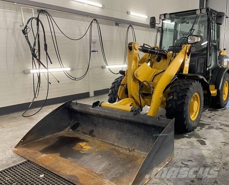 CAT 906 H 2 輪胎式裝載機