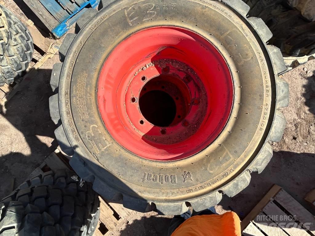 Bobcat 12x16.5 Tires 輪胎、車輪和輪圈