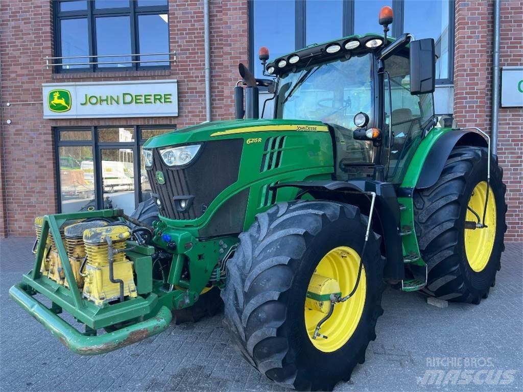 John Deere 6215R 曳引機