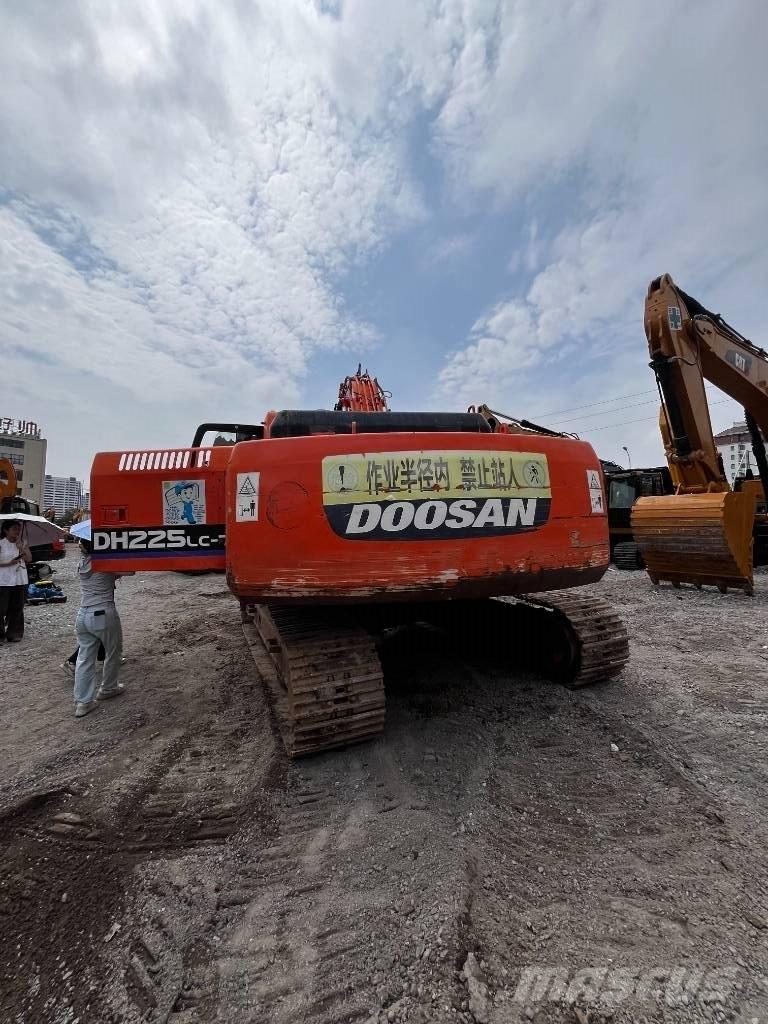 Doosan DH 225 LC-7 履帶式 挖土機/掘鑿機/挖掘機