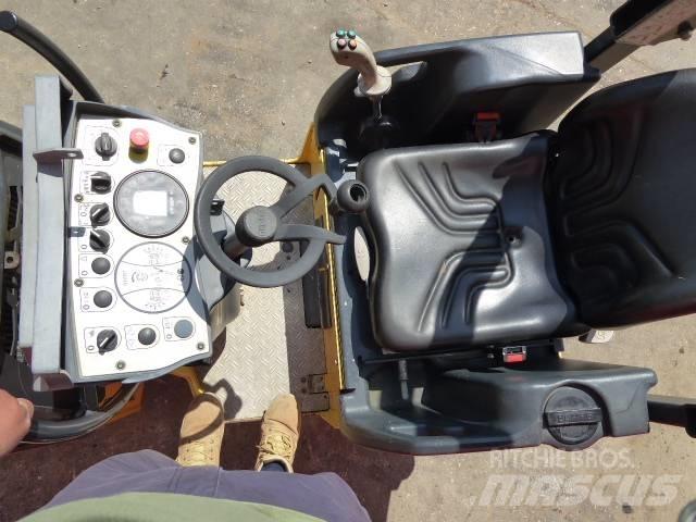 Bomag BW 80 AD-5 雙輪滾壓機