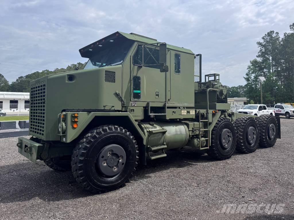 Oshkosh M1070 曳引機組件