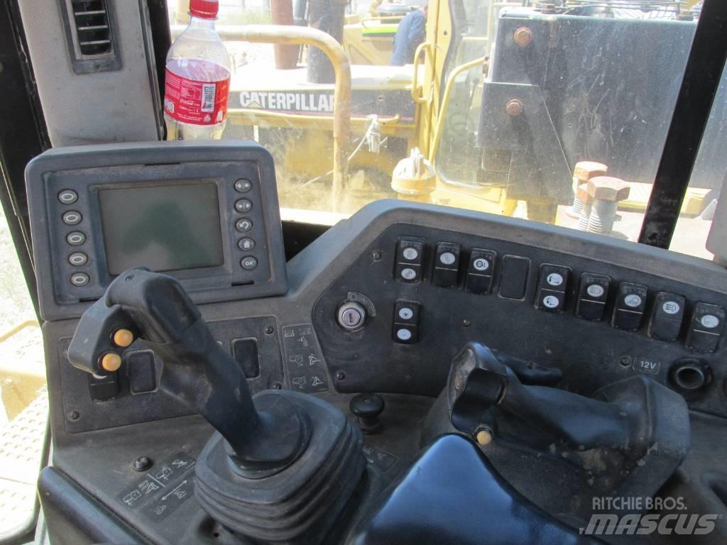 CAT D 9 T 履帶推土機