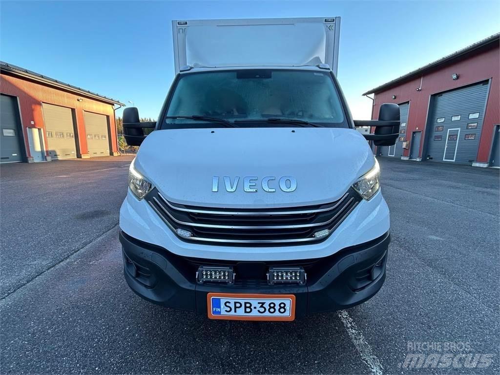 Iveco Daily 廂式貨物運輸車