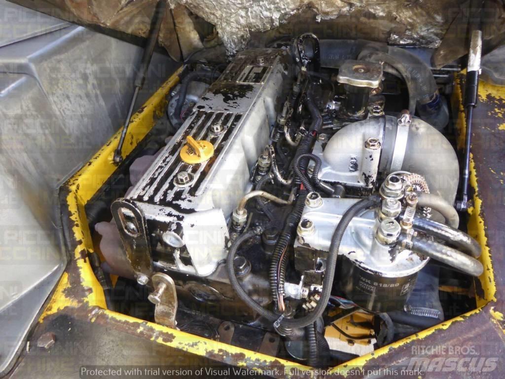 Komatsu WB70A 反鏟裝載機