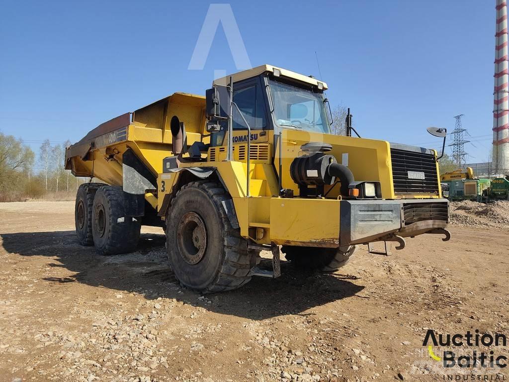 Komatsu HM400 鉸接式起吊車