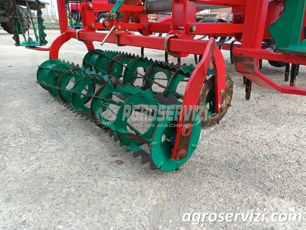 Kverneland TLC 中耕管理機