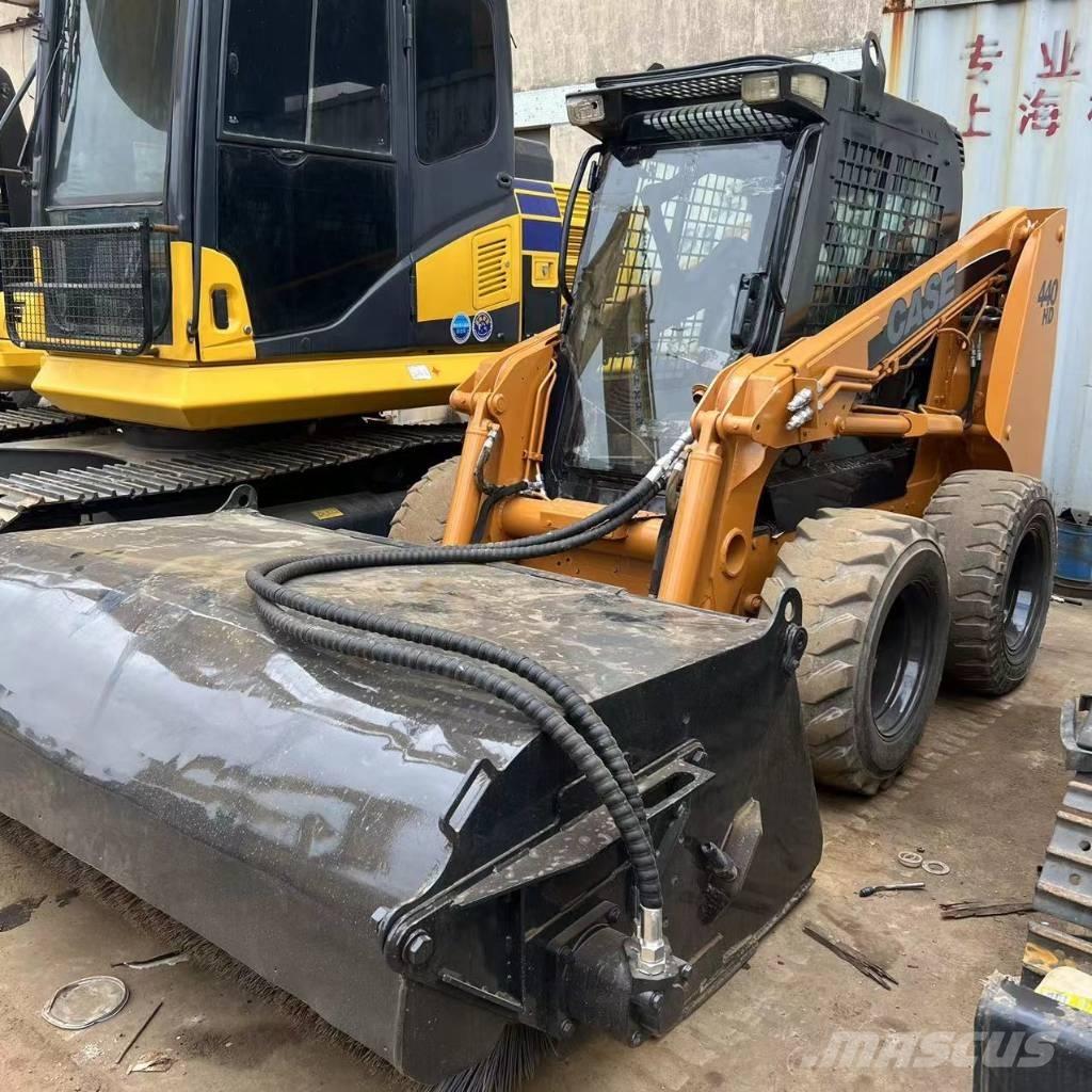 CASE 440 滑移轉向裝載機
