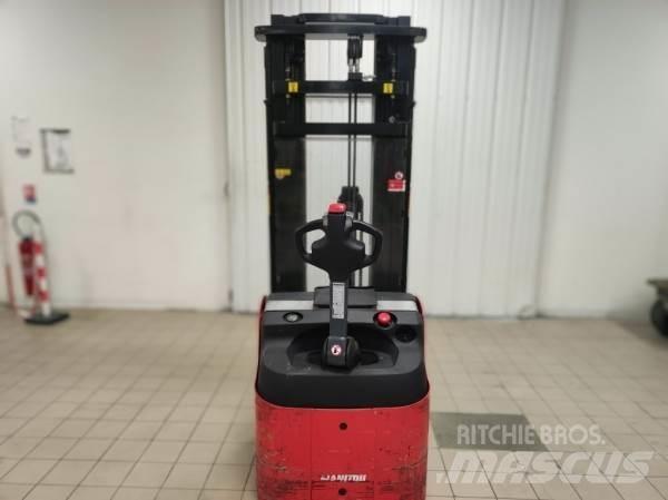 Manitou ES616 AC 自走式堆積機