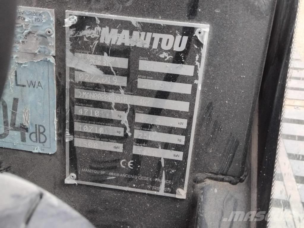 Manitou MT 625 伸縮臂操作車
