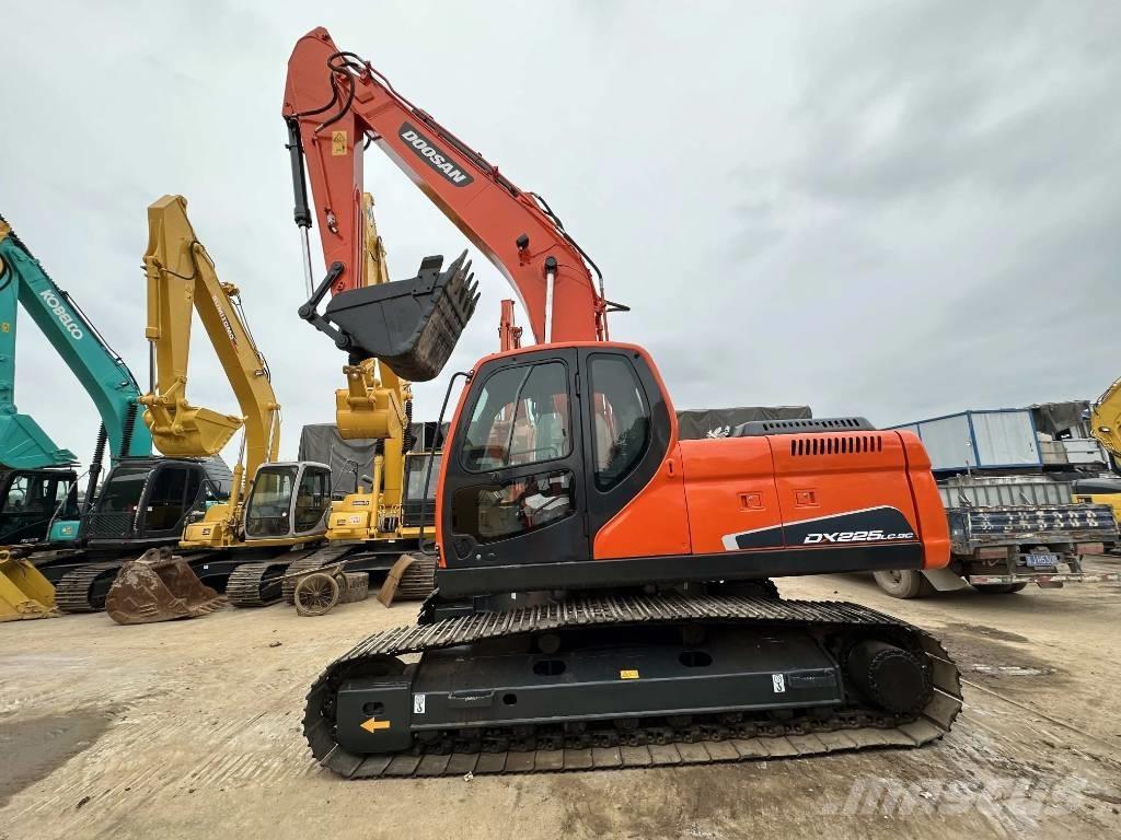 Doosan DX225LC-9C 履帶式 挖土機/掘鑿機/挖掘機