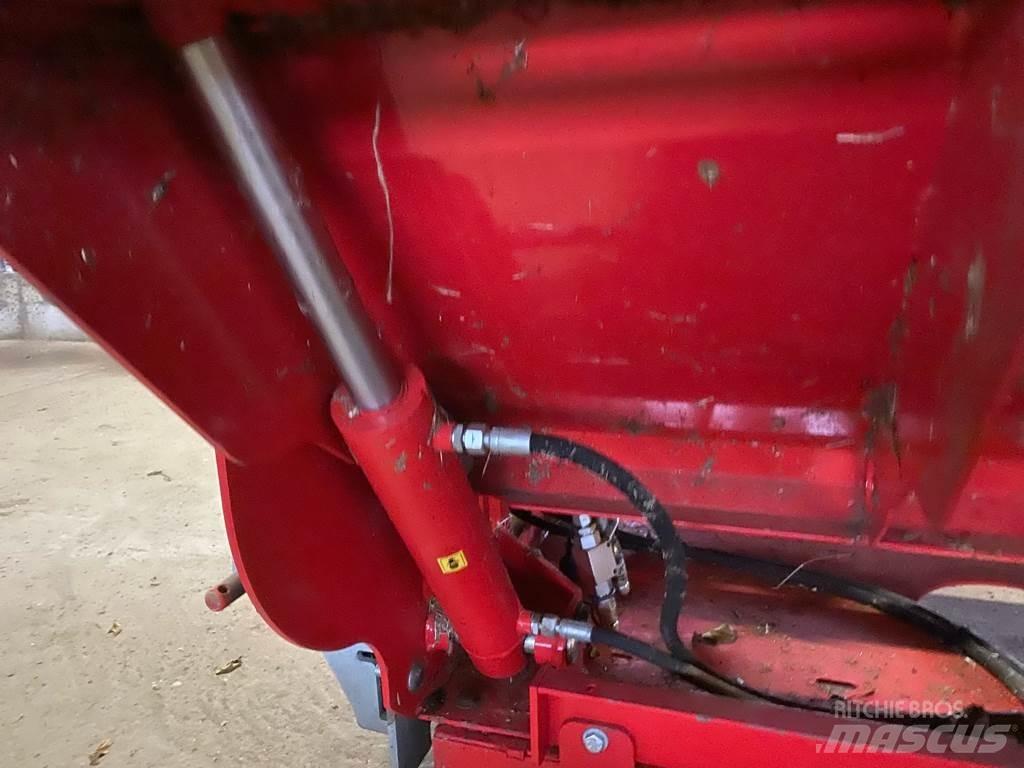 Silofarmer DB18 草捆撕碎機、切割機、拆袋機