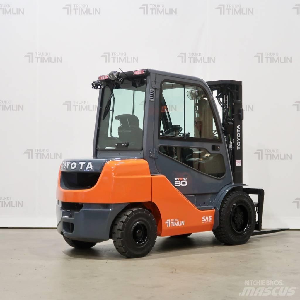 Toyota 02-8FDF30 柴油卡車